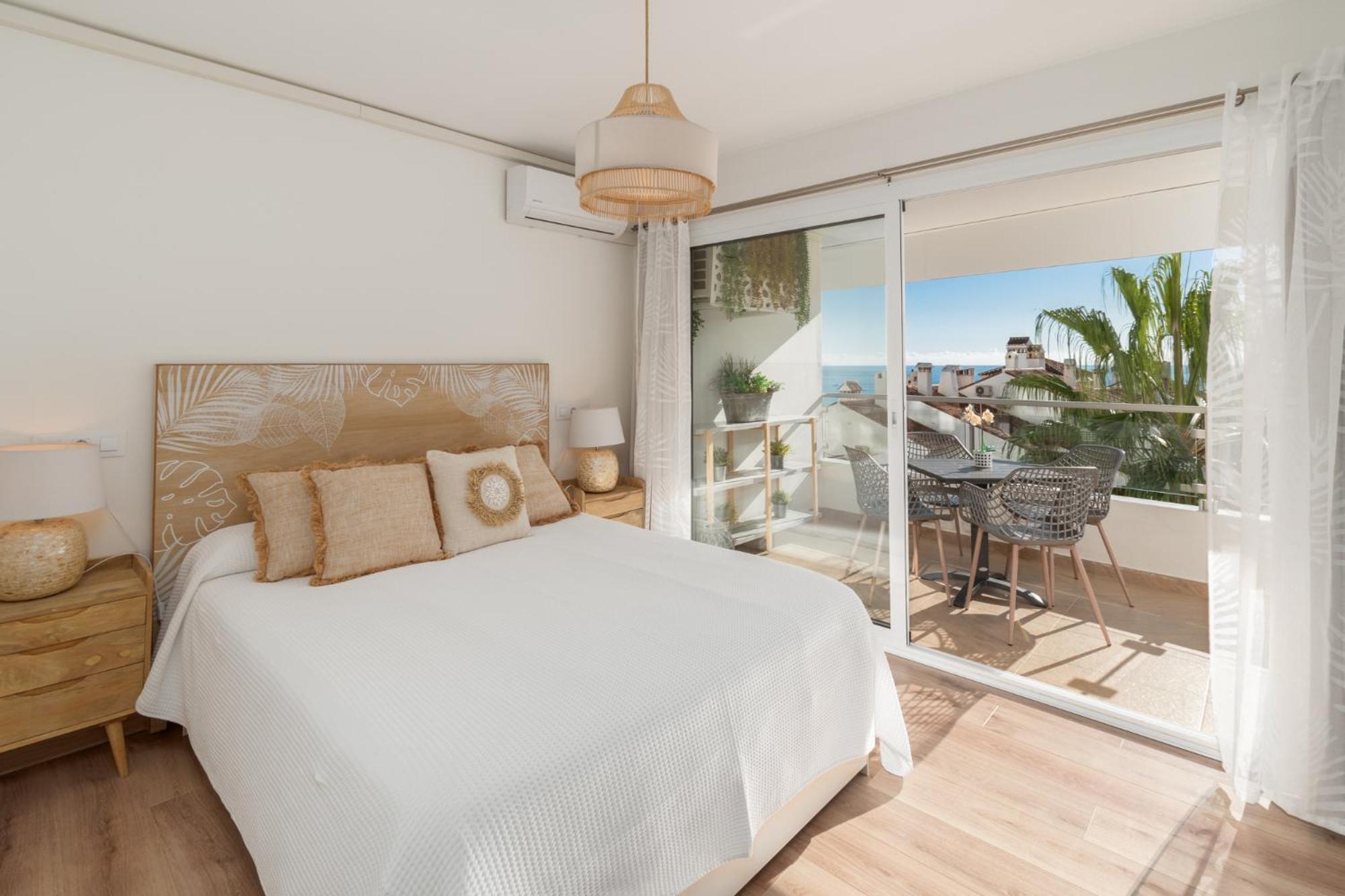 Luxury Frontline With Sea View